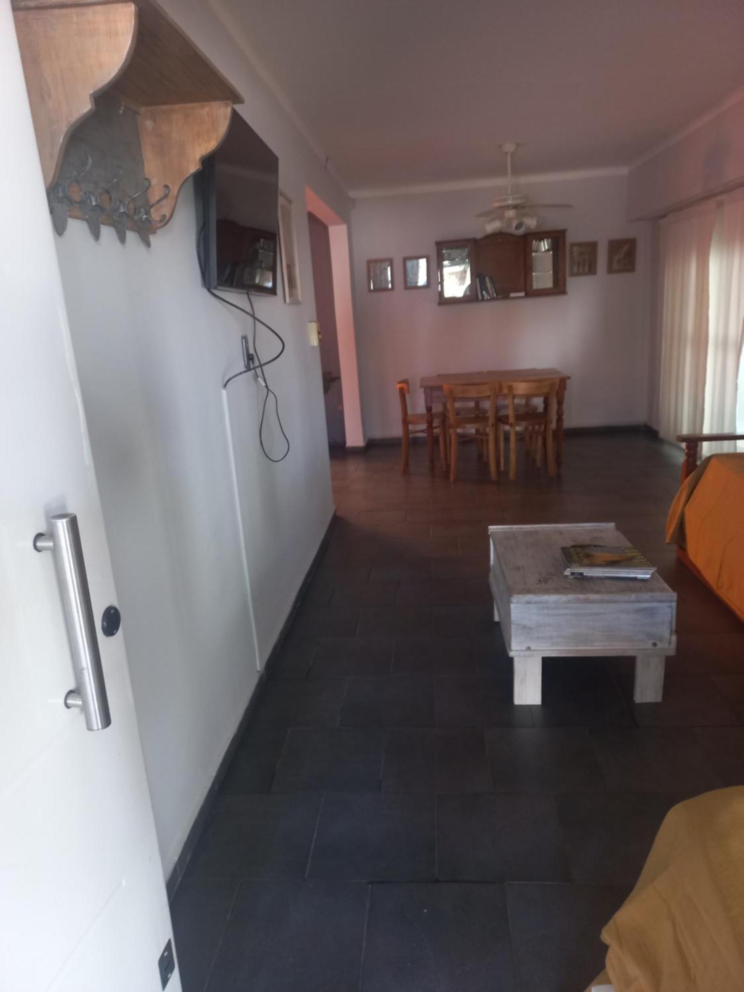 La Biblioteca Daire Olavarría Oda fotoğraf